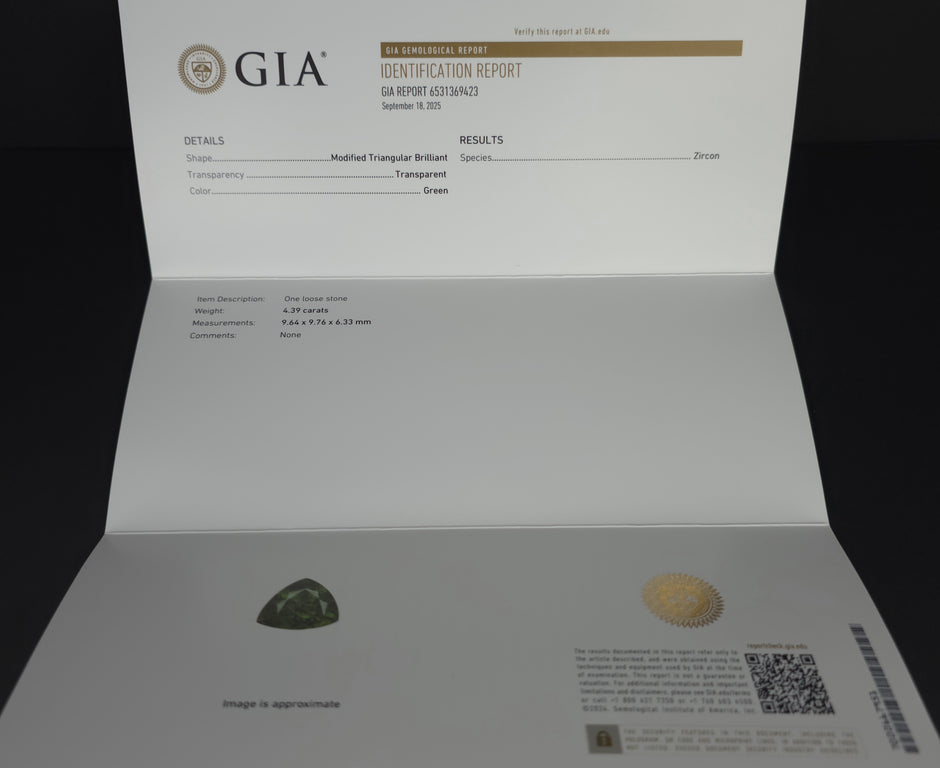 [ 4.39-Carat ] Zircon