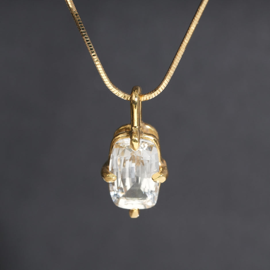 //01.quantum + 18k Yellow Gold Chain