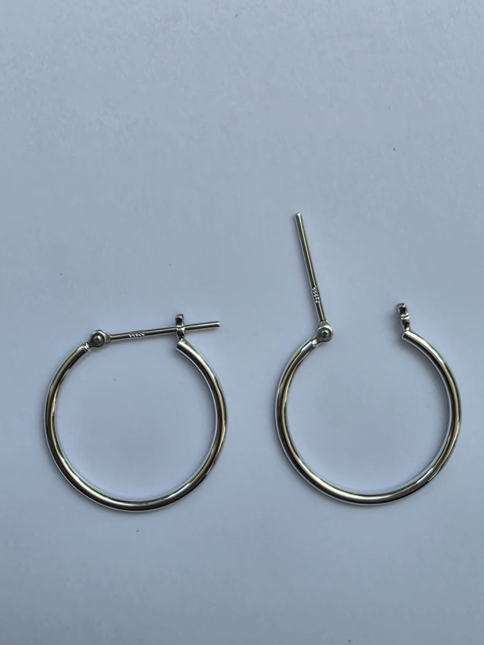 Платиновые серьги-кольца 1,5х20