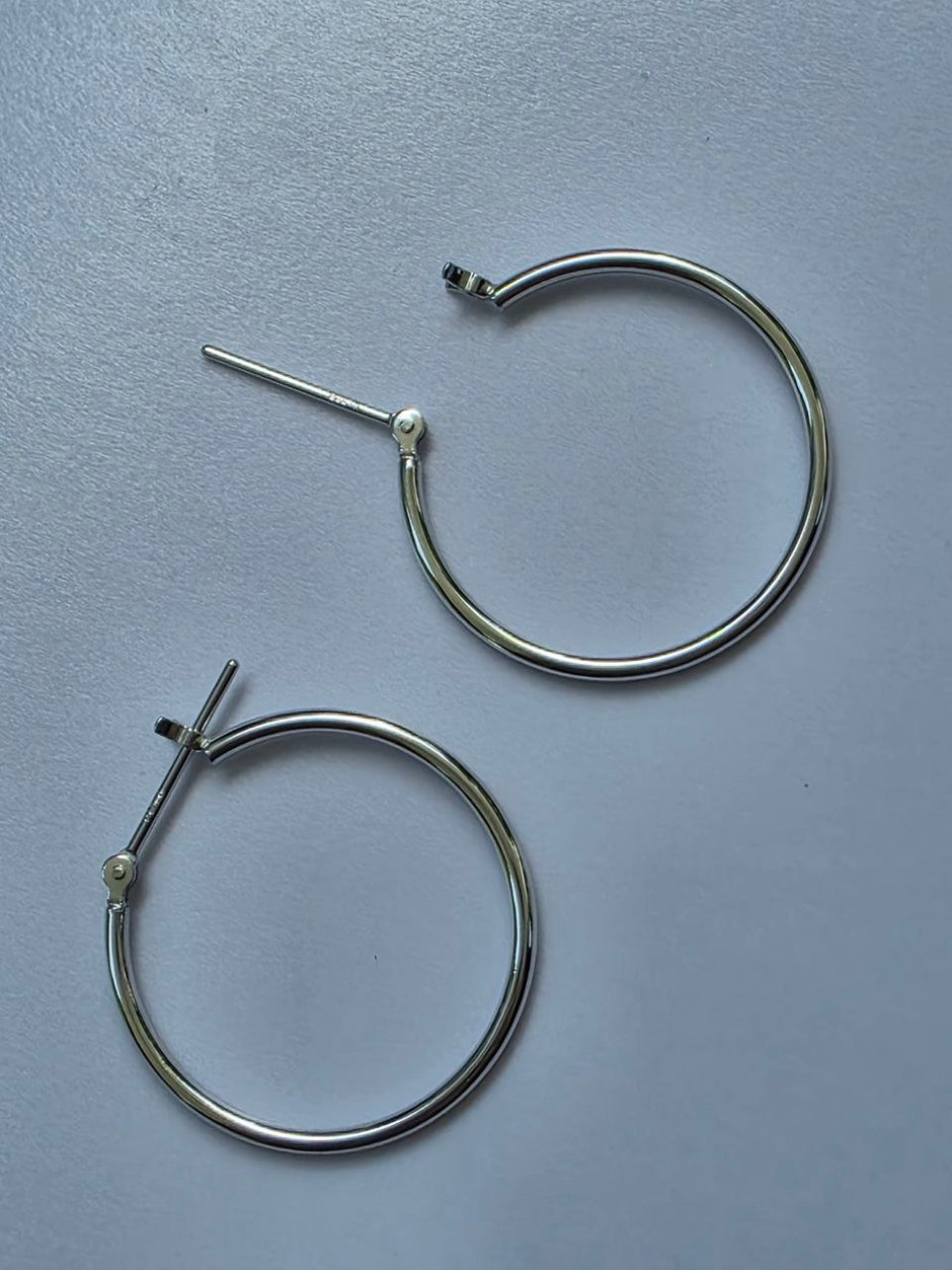 Платиновые серьги-кольца 1,5x25
